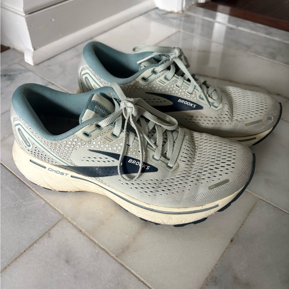 Brooks Ghost 14 Sneakers in Light Blue
